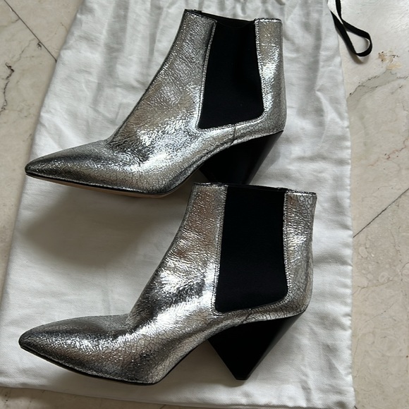 Isabel Marant metallic Silver booties w/cone heels, size 38 β¨β¨β¨ - Picture 3 of 5
